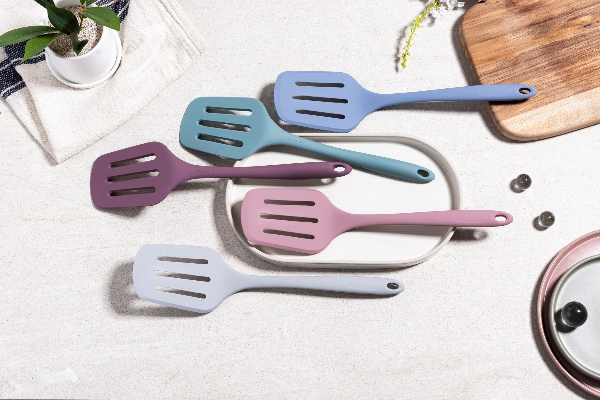 Силиконовая лопатка KF Pastel (серый) от компании "Кореал - Настоящая Корея"