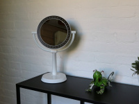 Двухстороннее макияжное зеркало со светодиодной подсветкой Diasonic DL-100CH от компании "Кореал - Настоящая Корея" являющейся официальным дистрибьютором в России  Двухстороннее макияжное зеркало со светодиодной подсветкой Diasonic DL-100CH от компании "Кореал - Настоящая Корея"